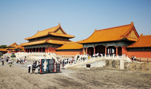 book Beijing flights with Traveloka